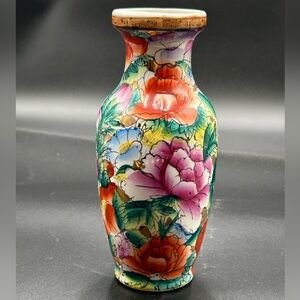 Antique Chinese famille rose floral vase